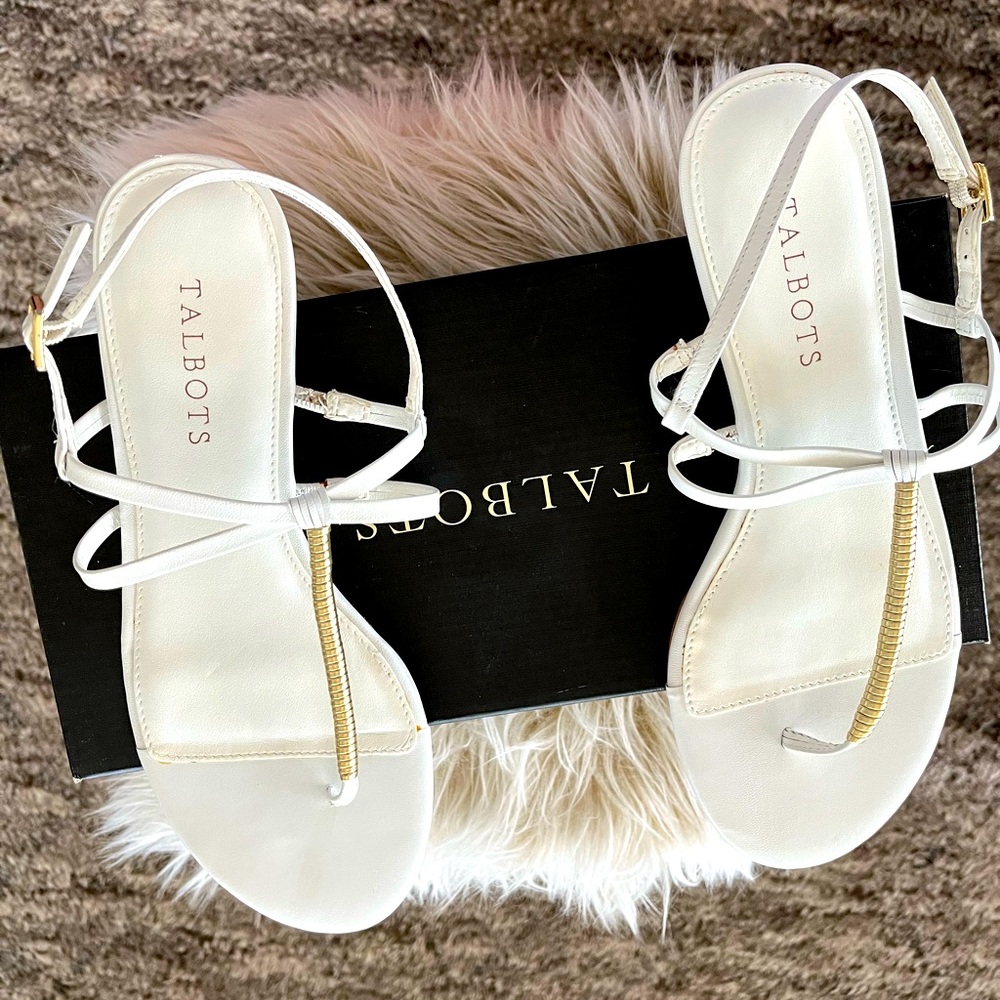 Haley Chalk sandal with gold details